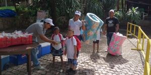 Entrega de donación Sleeping children around the World - Tipitapa