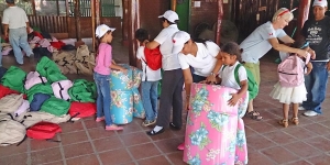 Entrega de donación Sleeping children around the World - Tipitapa